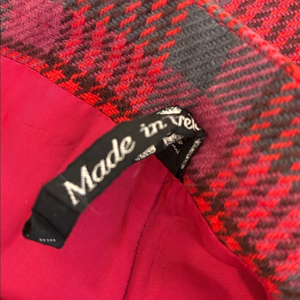 Vintage Jimmy Hourihan wool skirt with satin lining. Made in Ireland. size 8/10. - Picture 9 of 10